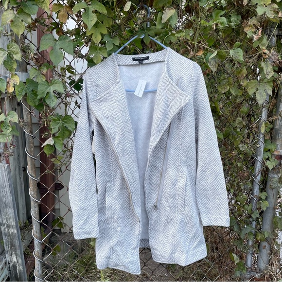 Banana Republic Lightweight Fleece Herringbone Gray & White Long Jacket - NWT - Picture 4 of 14